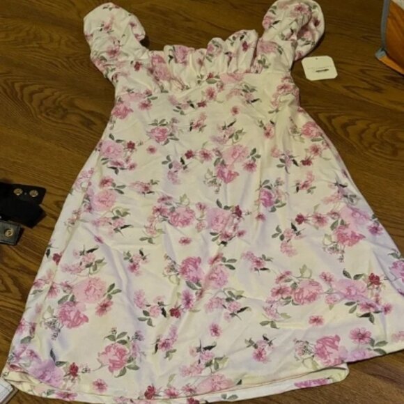 Altar'd State Mariana Puff Sleeves Pink Floral on White Mini Dress XS🆕⌚📦🏃💨🚚 - Picture 2 of 9